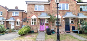 Terraced house to rent in Parkside Close, London SE20