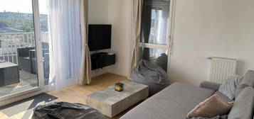 Appartement meublé  à louer, 4 pièces, 3 chambres, 75 m²