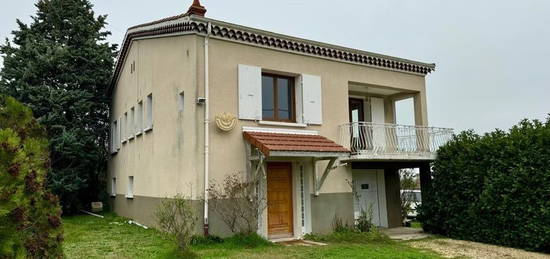 Maison avec terrain à Vernosc-lès-Annonay.