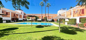 Casa adosada en venta en Islantilla Costa