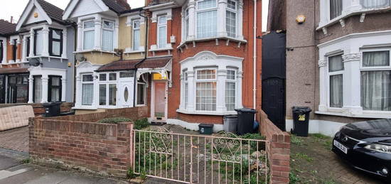 Property for sale in Haslemere Road, Ilford IG3