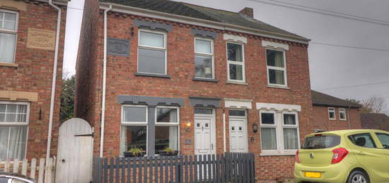 2 bedroom semi-detached house for sale