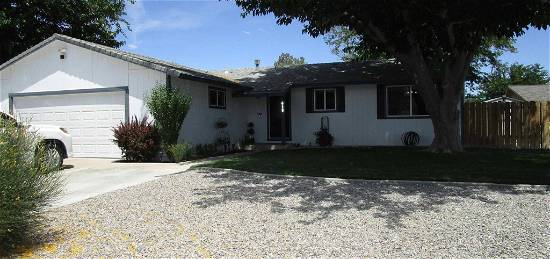 415 Sycamore St, Fernley, NV 89408