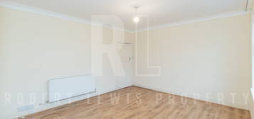 2 bed flat to rent