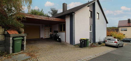 Mehrgenerationenhaus - Einfamilienhaus mit ELW und Garage im idyllischen Tuchenbach bei Fürth