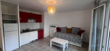 Studio meublé  à louer, 1 pièce, 28 m², Balcon