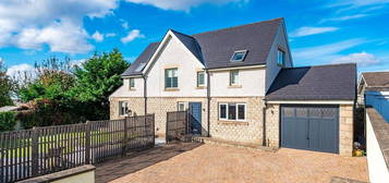 4 bed detached house for sale