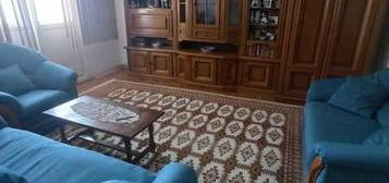 Apartament 4 camere etaj 1 confort 1 zona Spitalul Judetean