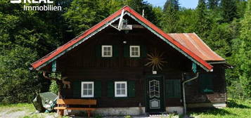 Sanierungsbedürftiges smartes Haus in Hintersee