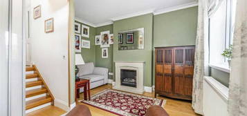 3 bedroom flat for sale