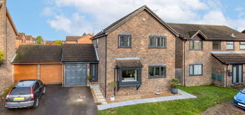 4 bed detached house for sale