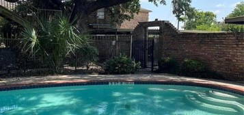 6401 Skyline Dr Apt 38, Houston, TX 77057