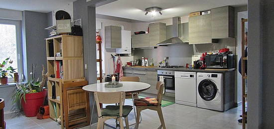 Appartement  à louer, 4 pièces, 3 chambres, 66 m²