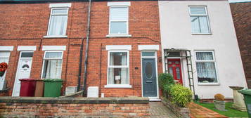 Terraced house to rent in Alexandra Road, Scunthorpe DN16