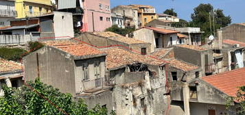 Casa indipendente in vendita in via Sala Mazza, 23 -31