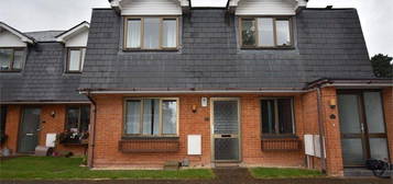 Maisonette to rent in Braeside, Binfield, Bracknell RG12