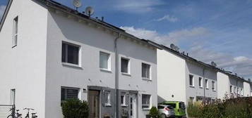 2-Familienhaus nebst 2 Garagen - provisionsfrei