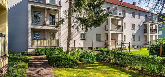 Schöne Wohnung zum kleinen Preis in Dresden-Reick. Altbau mit Balkon und Tageslichtbad mit Wanne.