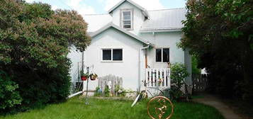 220 W 2nd St E, Brooks, AB T1R 0G8