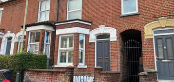 2 bed terraced house to rent