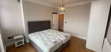 3 bed flat to rent