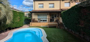 Chalet pareado en venta en calle de Sant Jordi, 38