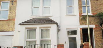 5 bedroom terraced house