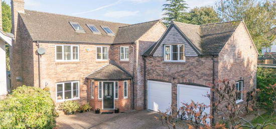 6 bedroom detached house for sale