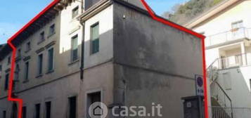 Casa bi/trifamiliare in Via Lorenzo da Ponte