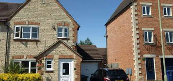 3 bed semi-detached house to rent