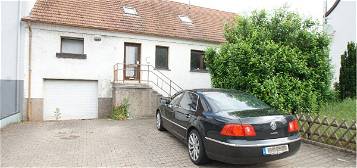 Renovierungsbedürftiges Einfamilienhaus in Wemmetsweiler zu verkaufen.