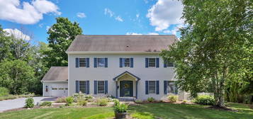 14 Filomena Dr, Pittsfield, MA 01201