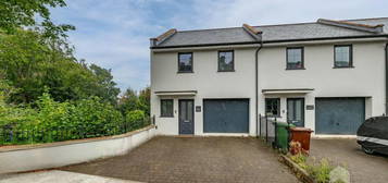 4 bedroom end of terrace house for sale