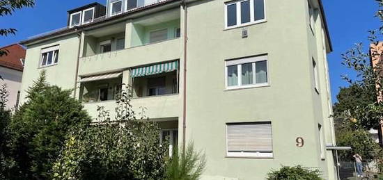 Sofort frei! Renovierte 3,0 Zimmer Wohnung mit Balkon, Loggia und kleinem Gartenanteil