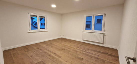 Exklusive 4-Zimmer-Wohnung mit EBK, Loggia & Garten in Esslingen