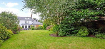 3 bed country house for sale