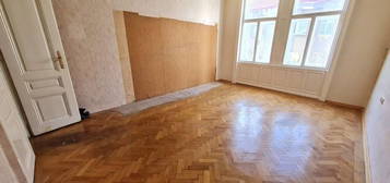 KLEINE 2 ZIMMER (ca. 43 m²) ALTBAUWOHNUNG! NÄHE LICHTENTALERPARK! RENOVIERUNGSBEDARF