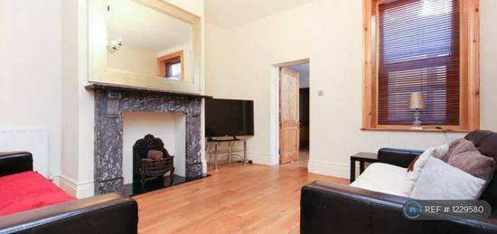 4 bedroom terraced house