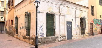 Casa adosada en calle Andorra, Centro, Almería