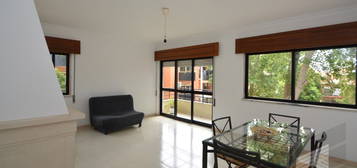 Apartamento T1 em Carcavelos