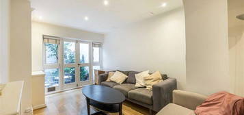 Flat to rent in Onslow Gardens, London SW7