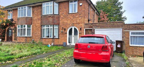 3 bedroom semi-detached house for sale