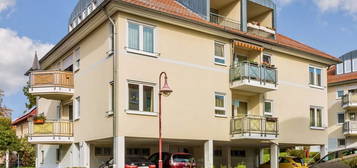 Modernes Wohnhighlight in Seenähe: Renovierte 2-Zimmer-Wohnung mit Loggia und Carport