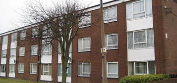 Flat to rent in Georgina Court, Bolton BL3