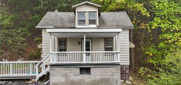 1321 Sharon Rd, Beaver, PA 15009