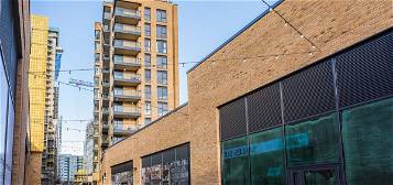 Flat for sale in Smithy Lane, Hounslow TW3