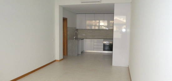 Arrendamento de Apartamento T1  na avenida Paradela, 60