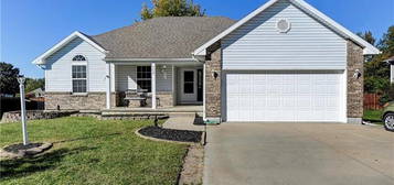 508 Andrew Ct, Gower, MO 64454