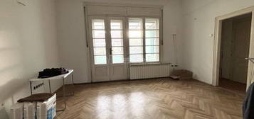 Apartament cu 3 camere - 91 mp utili - centru - Loca#539;ie