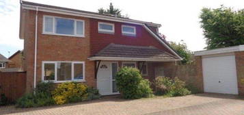 Detached house to rent in Foxglove Close, Basingstoke RG22